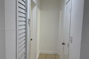 1895 Venice Park Dr, North Miami, FL 33181 - Photo 13