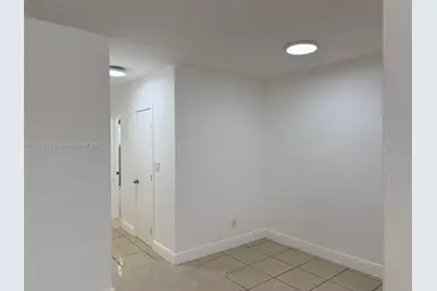 1895 Venice Park Dr #2A, North Miami, FL 33181 - Photo 11