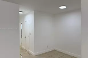 1895 Venice Park Dr, North Miami, FL 33181 - Photo 11