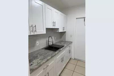 1895 Venice Park Dr #2A, North Miami, FL 33181 - Photo 5