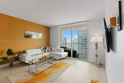 1200 Brickell Bay Dr #PH 4218, Miami, FL 33131 - Photo 3