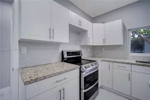 1114 SW 13th Ct, Miami, FL 33135 - Photo 11