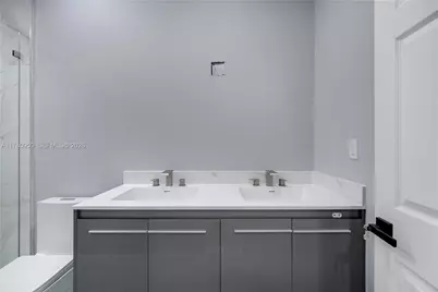 1114 SW 13th Ct, Miami, FL 33135 - Photo 21