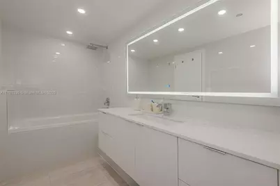 100 Bayview Dr #825, Sunny Isles Beach, FL 33160 - Photo 25