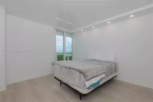 100 Bayview Dr, Sunny Isles Beach, FL 33160 - Photo 17