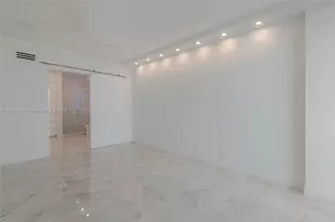 100 Bayview Dr, Sunny Isles Beach, FL 33160 - Photo 21