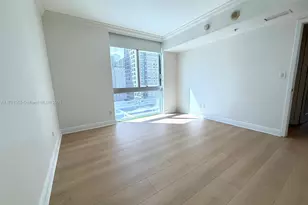 325 S Biscayne Blvd, Miami, FL 33131 - Photo 9