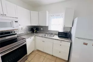 301 NW 37th St, Miami, FL 33127 - Photo 3