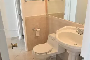 600 NE 36th St, Miami, FL 33137 - Photo 15