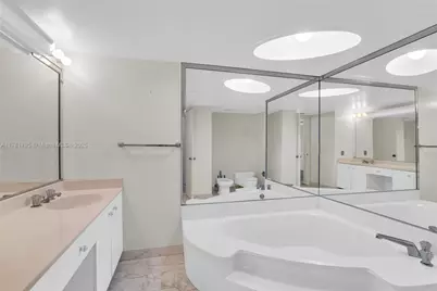 2000 Towerside Ter #307, Miami, FL 33138 - Photo 33