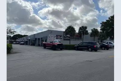 1357 NW 88th Ave, Doral, FL 33172 - Photo 9