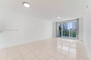 31 SE 5th St, Miami, FL 33131 - Photo 5
