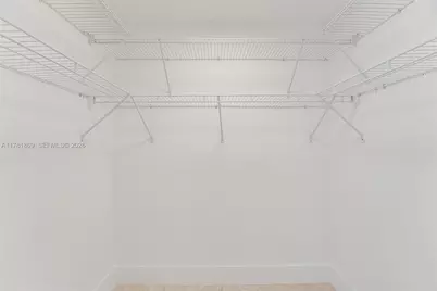 31 SE 5th St #409, Miami, FL 33131 - Photo 17