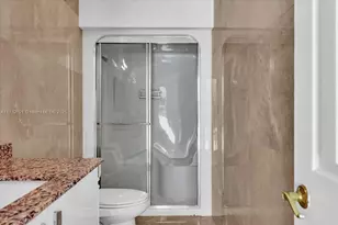 2534 Poinciana Dr, Weston, FL 33327 - Photo 23