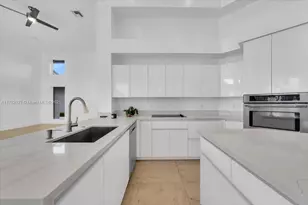 2534 Poinciana Dr, Weston, FL 33327 - Photo 29