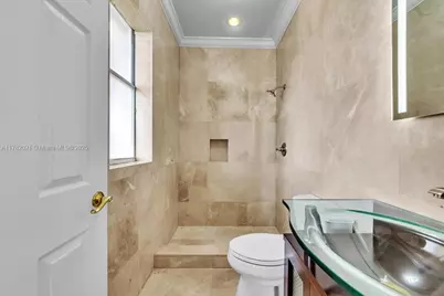 2534 Poinciana Dr, Weston, FL 33327 - Photo 37