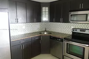 2750 NE 183rd St, Aventura, FL 33160 - Photo 9