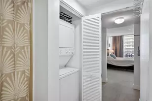 1750 N Bayshore Dr, Miami, FL 33132 - Photo 17
