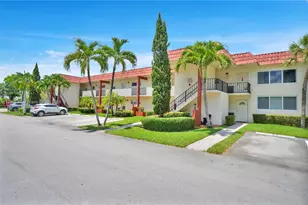 8941 S Hollybrook Blvd, Pembroke Pines, FL 33025 - Photo 1
