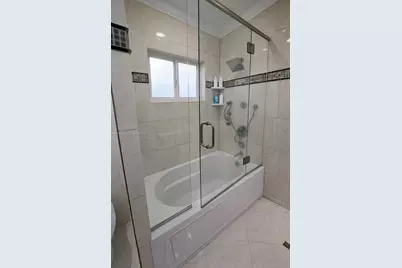 1860 NW 107th St, Miami, FL 33167 - Photo 35