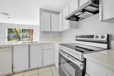 412 NW 108th Ter, Pembroke Pines, FL 33026 - Photo 23