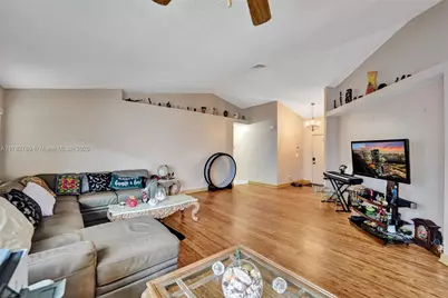 7324 NW 1st Pl, Plantation, FL 33317 - Photo 5