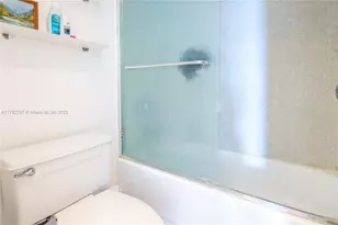 3731 N Country Club Dr, Aventura, FL 33180 - Photo 25