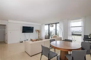 3731 N Country Club Dr, Aventura, FL 33180 - Photo 13