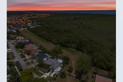 7810 SW 199th Ter, Cutler Bay, FL 33189 - Photo 9