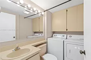 855 Blue Ridge Cir, West Palm Beach, FL 33409 - Photo 5