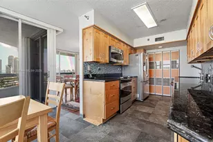 19195 NE 36th Ct, Aventura, FL 33180 - Photo 7