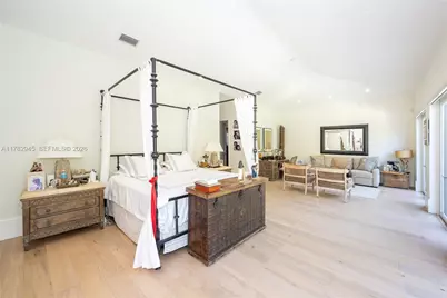 31 Island Dr, Key Biscayne, FL 33149 - Photo 21