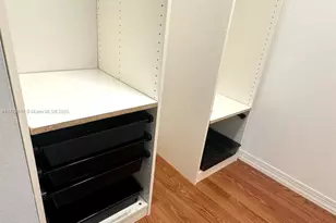 2841 Somerset Dr, Lauderdale Lakes, FL 33311 - Photo 9