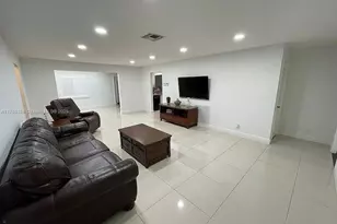 1411 NW 90th Dr, Plantation, FL 33322 - Photo 9