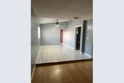 19851 NW 82nd Ct, Hialeah, FL 33015 - Photo 23