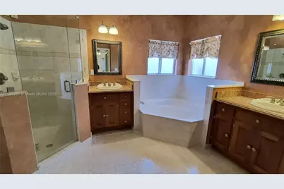 650 SE 30th Dr, Homestead, FL 33033 - Photo 7