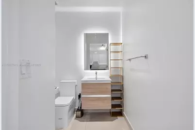 239 SW 9th St #1704, Miami, FL 33130 - Photo 15