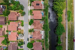 922 NW 127th Ave, Coral Springs, FL 33071 - Photo 3