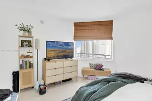 335 S Biscayne Bl, Miami, FL 33131 - Photo 13