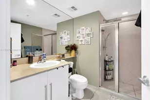 335 S Biscayne Bl, Miami, FL 33131 - Photo 15