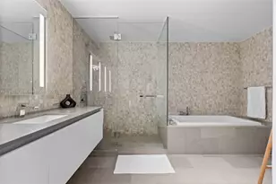 88 SW 7th St, Miami, FL 33130 - Photo 17