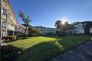 569 N Fanshaw N, Boca Raton, FL 33434 - Photo 21