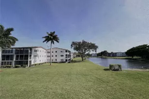 569 N Fanshaw N, Boca Raton, FL 33434 - Photo 3