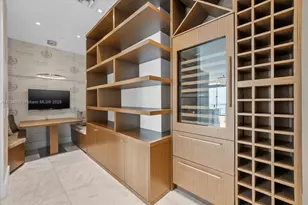 460 NE 28th St, Miami, FL 33137 - Photo 23