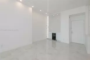 100 Bayview Dr, Sunny Isles Beach, FL 33160 - Photo 9