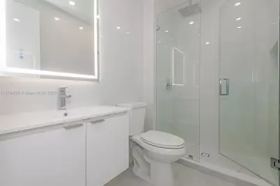 100 Bayview Dr #PH25, Sunny Isles Beach, FL 33160 - Photo 17