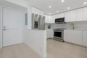 100 Bayview Dr, Sunny Isles Beach, FL 33160 - Photo 13