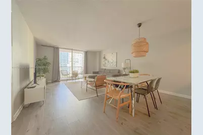 1200 Brickell Bay Dr #1504, Miami, FL 33131 - Photo 1