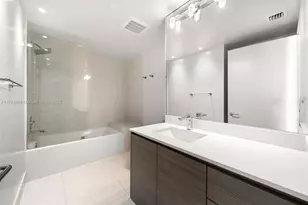 460 NE 28th St, Miami, FL 33137 - Photo 11