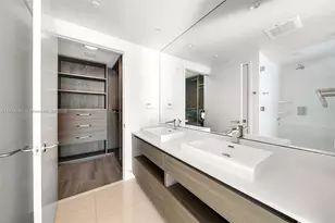 460 NE 28th St, Miami, FL 33137 - Photo 7